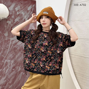 Áo T-shirt ngắn tay cổ tròn in hoa năm cánh - A751