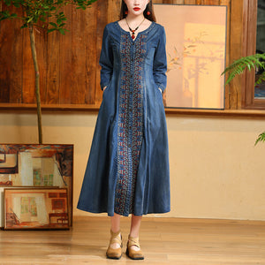 Đầm liền denim tay lửng cổ tròn khuy cài thêu hoa văn đối xứng - NU9368