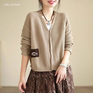 Áo khoác cardigan len đan dài tay cổ V thêu chú cá - NU9640