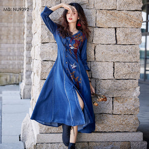 Đầm liền denim tay lửng cổ V thêu cành hoa và chú chim - NU9392