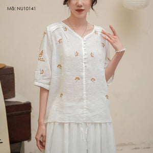 Áo sơ mi linen ngắn tay cổ V thêu hoa lá vai xếp ly - NU10140