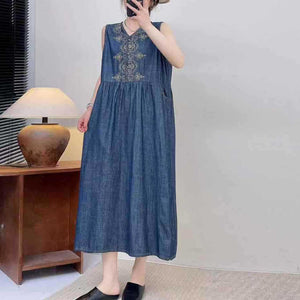 Đầm liền denim sát nách cổ V thêu retro trước ngực - D050
