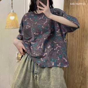 Áo T-shirt ngắn tay cổ tròn in hoa lá một túi nhỏ - NU9922