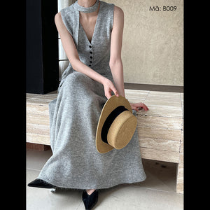 Bộ đồ len gồm áo T-shirt sát nách cổ V và chân váy dài lưng thun - B008