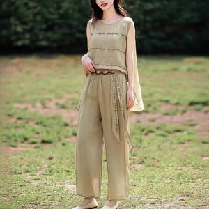 Bộ đồ linen gồm baggy và áo T-shirt sát nách cổ tròn thêu thổ cẩm - NU10412