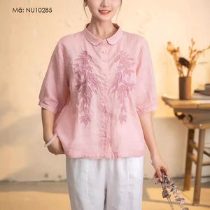 Áo sơ mi linen ngắn tay cổ pipi thêu hoa đối xứng đồng màu - NU10284