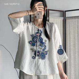 Áo sơ mi linen tay lửng cổ tròn một khuy thêu hoa lá - NU9071