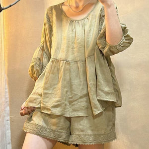 Bộ đồ linen gồm áo T-shirt tay lửng cổ tròn và quần sooc kiểu đính ren - NU8916