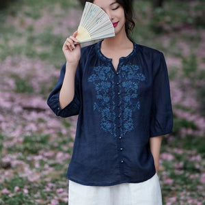 Áo sơ mi linen ngắn tay cổ tròn xẻ V thêu hoa đối xứng - NU9994