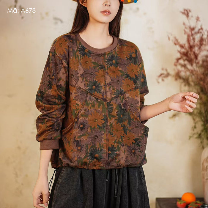 Áo T-shirt dài tay cổ tròn in hoa lá hai túi chéo - A678