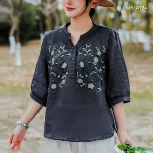 Áo sơ mi linen ngắn tay cổ đứng xẻ V thêu hoa lá - A933