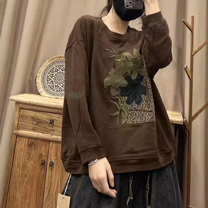 Áo T-shirt dài tay cổ tròn thêu hoa ly - A257