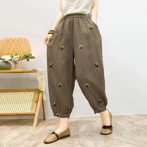 Quần baggy linen lửng lưng thun thêu hoa nhí vàng - NU10423