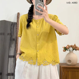 Áo sơ mi linen ngắn tay cổ tròn thêu hoa lá khuy tròn - A878