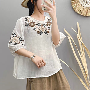 Áo T-shirt linen ngắn tay cổ tròn đính ren thêu hoa lá - NU10460
