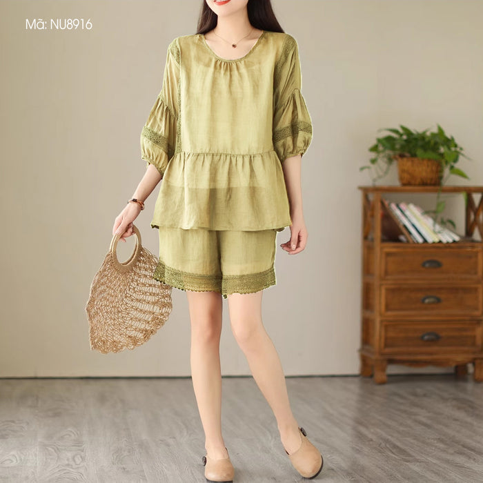 Bộ đồ linen gồm áo T-shirt tay lửng cổ tròn và quần sooc kiểu đính ren - NU8916