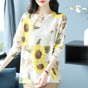 Áo len dài tay cổ tròn in hoa hướng dương và bức thư - A454