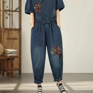 Bộ đồ denim gồm áo sơ mi ngắn tay và quần baggy lửng thêu hoa lá - B022