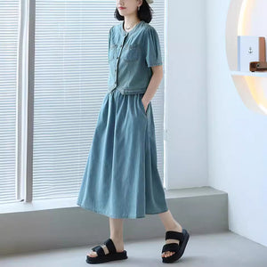Bộ đồ denim gồm áo sơ mi ngắn tay cổ tròn hai túi vuông và chân váy - B002