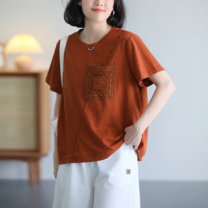 Áo T-shirt ngắn tay cổ tròn thêu trang trí ô vuông - NU10382