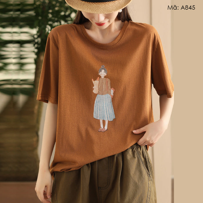 Áo T-shirt ngắn tay cổ tròn in cô gái và bánh mì - A036