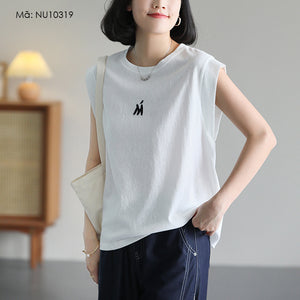 Áo T-shirt sát nách cổ tròn thêu chữ M - NU10317