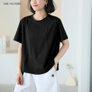 Áo T-shirt ngắn tay cổ tròn kiểu đính khuy lệch - NU10379