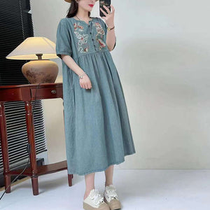 Đầm liền denim ngắn tay cổ tròn xẻ V thêu hoa văn retro - NU10187