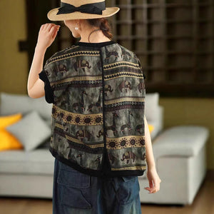 Áo T-shirt sát nách cổ tròn in retro - A920