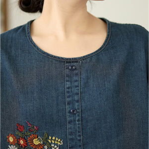 Bộ đồ denim gồm áo sơ mi ngắn tay và quần baggy lửng thêu hoa lá - B022