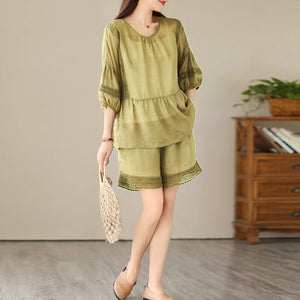 Bộ đồ linen gồm áo T-shirt tay lửng cổ tròn và quần sooc kiểu đính ren - NU8916