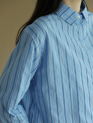 Áo sơ mi kẻ sọc tay lửng cổ đức vạt mullet một túi - NU8671
