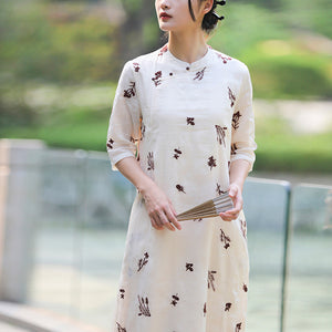 Đầm liền linen ngắn tay cổ tàu thêu hoa oải hương - NU10511
