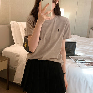 Áo T-shirt ngắn tay cổ tròn thêu chú ngựa - NU9877