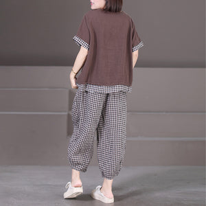 Bộ đồ linen gồm áo T-shirt ngắn tay hoa văn trừu tượng và quần baggy caro - NU8957