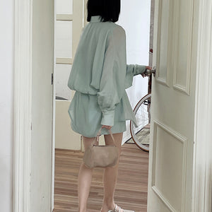 Bộ đồ gồm áo sơ mi cánh dơi cổ đức dài tay và quần sooc - OD1474