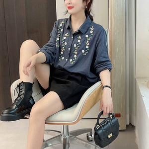 Áo sơ mi linen dài tay cổ đức thêu hoa song song trước ngực - NU10337