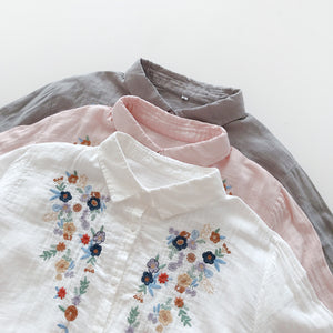 Áo sơ mi linen dài tay cổ đức thêu hoa trước ngực - NU10331