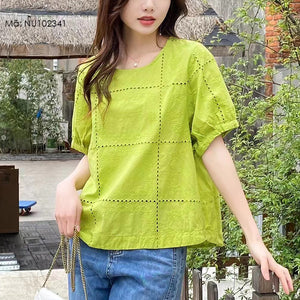 Áo T-shirt linen ngắn tay cổ tròn thêu hoa văn ô vuông - NU10234