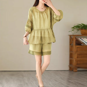 Bộ đồ linen gồm áo T-shirt tay lửng cổ tròn và quần sooc kiểu đính ren - NU8916