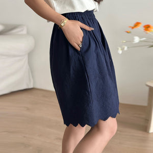 Quần sooc lưng thun thêu hoa văn đồng màu gấu lượng sóng - NU10340