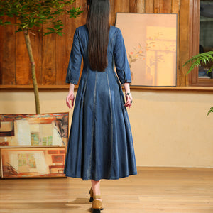 Đầm liền denim tay lửng cổ tròn khuy cài thêu hoa văn đối xứng - NU9368