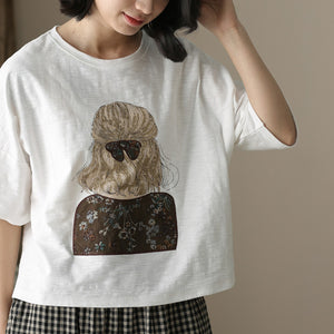 Áo T-shirt ngắn tay cổ tròn in cô gái quay lưng - NU10206