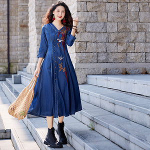 Đầm liền denim tay lửng cổ V thêu cành hoa và chú chim - NU9392