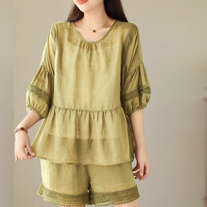 Bộ đồ linen gồm áo T-shirt tay lửng cổ tròn và quần sooc kiểu đính ren - NU8916