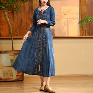 Đầm liền denim tay lửng cổ tròn khuy cài thêu hoa văn đối xứng - NU9368