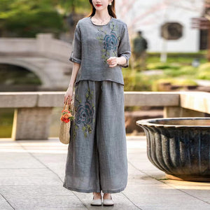 Bộ đồ linen gồm baggy ống rộng và áo T-shirt ngắn tay cổ tròn thêu đồng nhất - NU10409