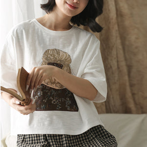 Áo T-shirt ngắn tay cổ tròn in cô gái quay lưng - NU10206