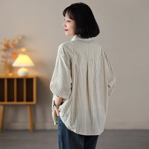 Áo sơ mi dài tay cổ đức một túi vuông kẻ sọc form rộng - NU9102