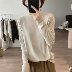Áo T-shirt dài tay cổ đứng đơn sắc - A550